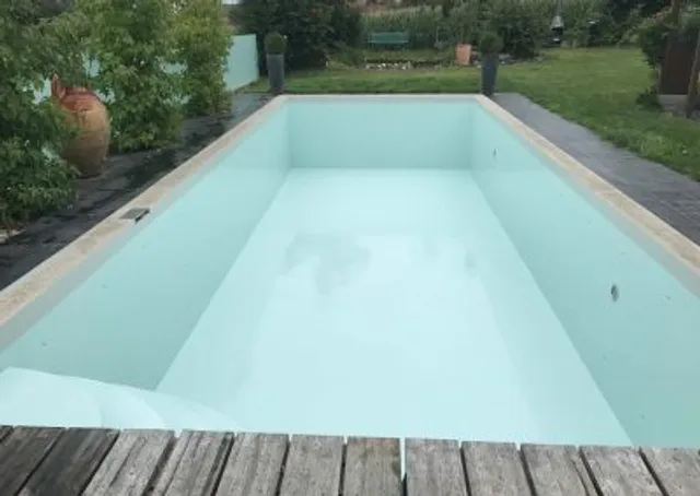Poolbeschichtung [RECHERCHE, Bild aus der bestehenden Webseite]